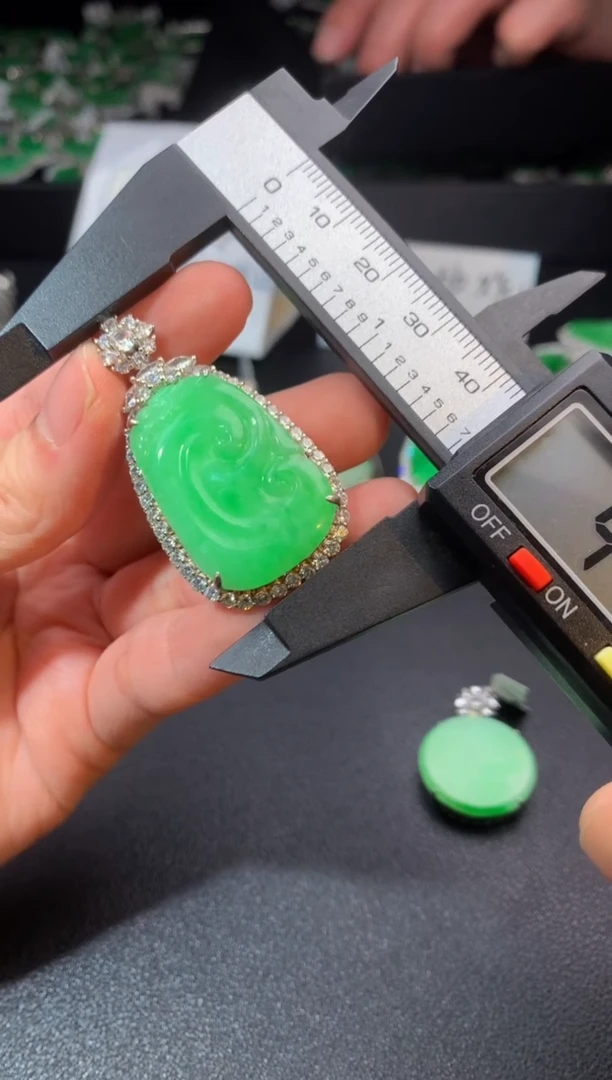 【闪购商品】翡翠颈饰银S925镶嵌翡翠