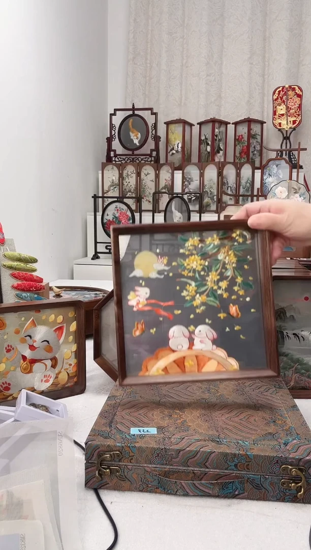 扇子苏绣作品手工摆台