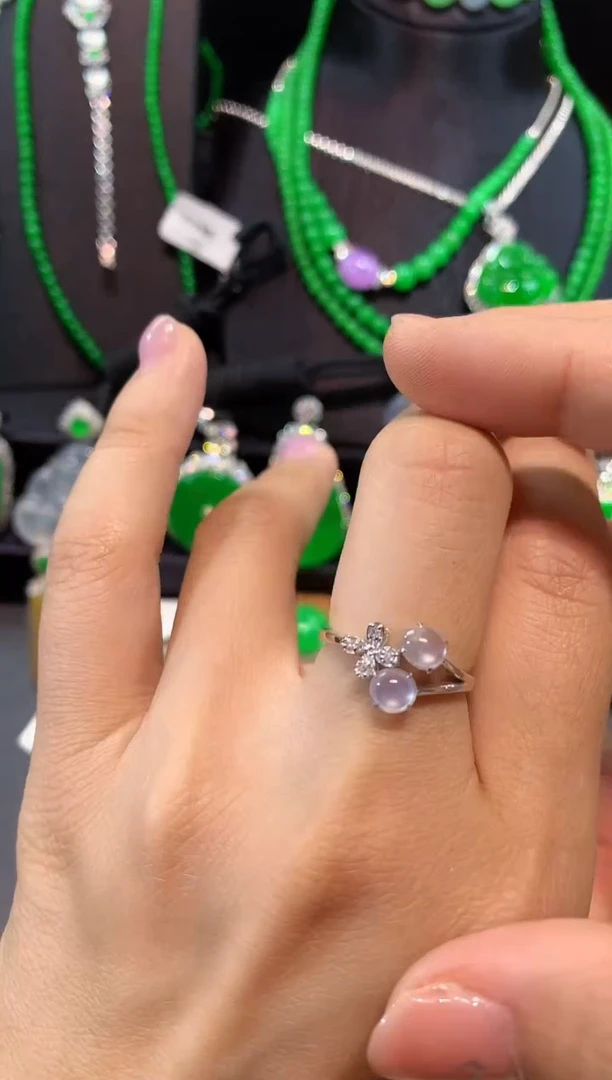 翡翠戒指18K金镶嵌戒指