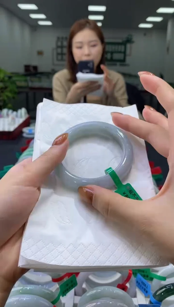 未镶嵌手镯翡翠0004770