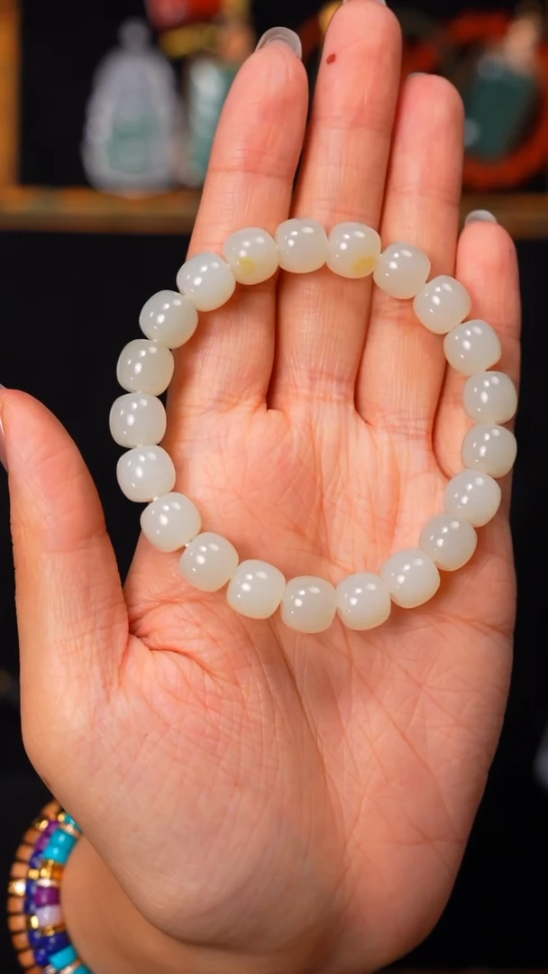 未镶嵌手串和田玉虾****?见山文玩珠宝回血