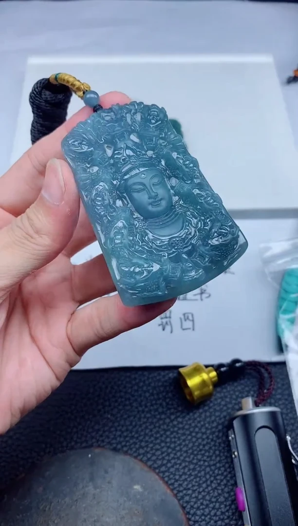 翡翠未镶嵌颈饰