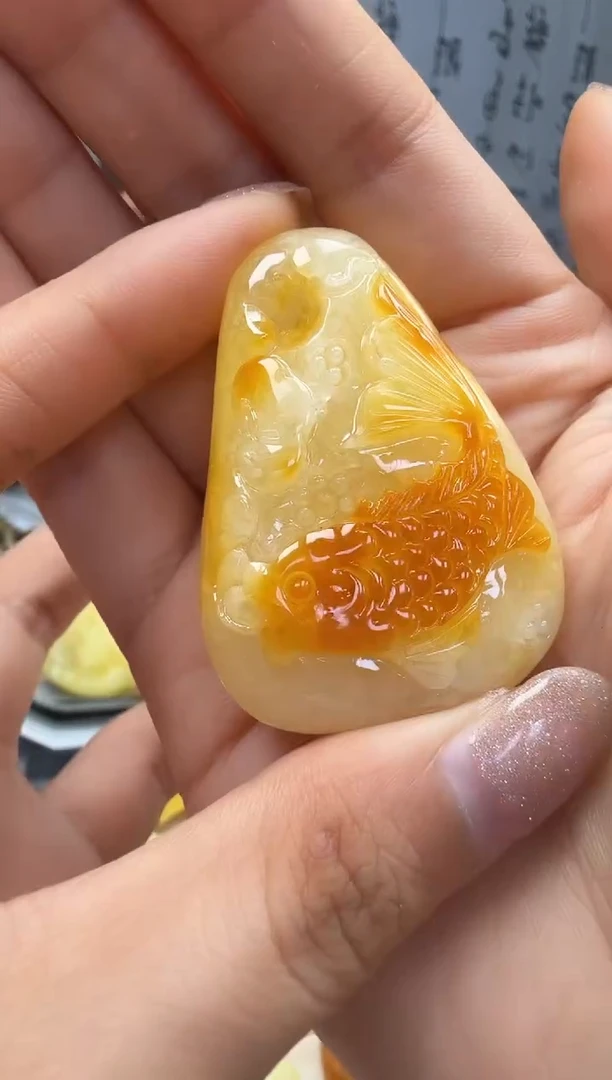 裸石琥珀未镶嵌如图