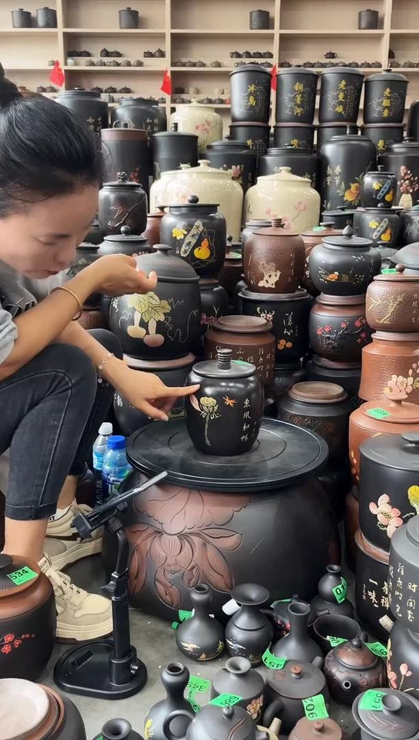 罐瑕疵茶叶罐   彩填花生  350