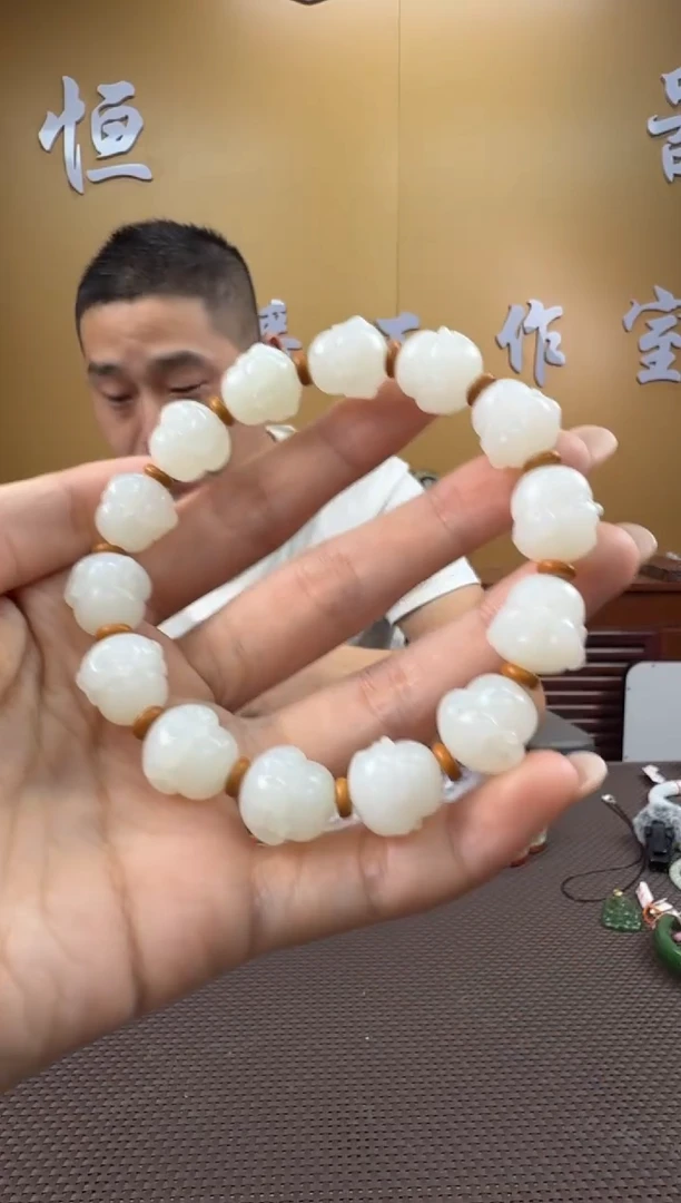 颈饰未镶嵌和田玉手串14mm