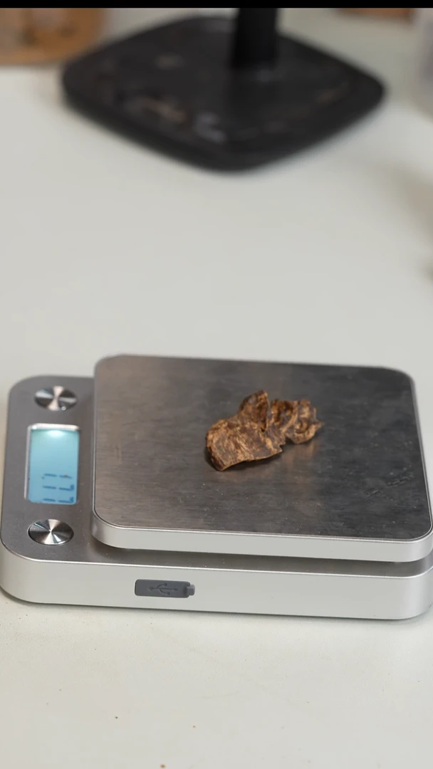 沉香沉香碎屑九分沉缅甸密支那1.7g