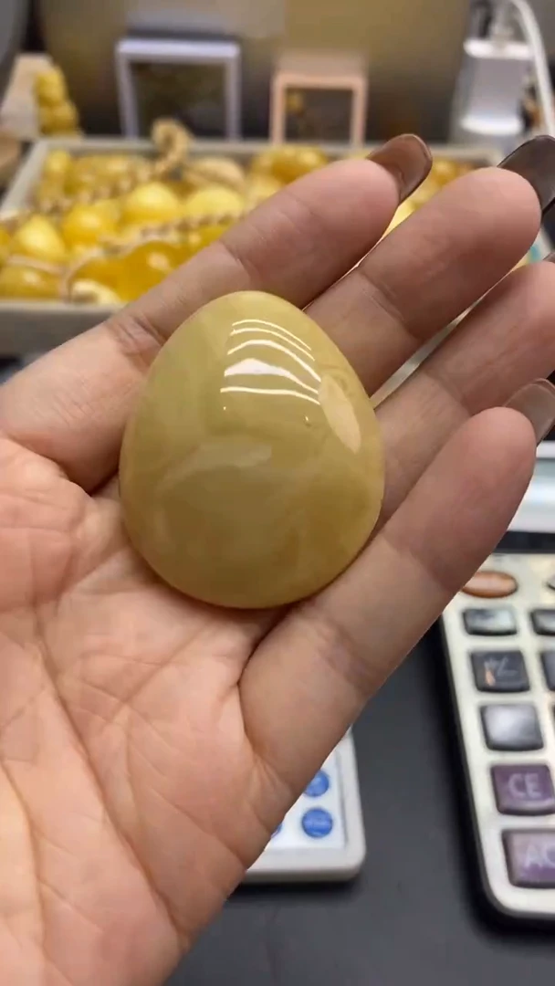 琥珀未镶嵌珠宝奇石6