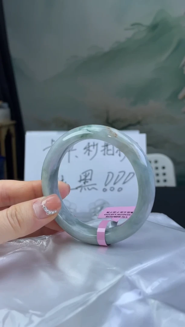 翡翠手镯未镶嵌8翡翠手镯（微瑕）