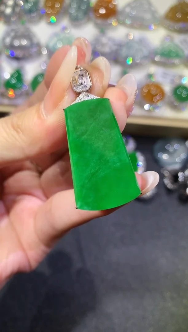 【闪购商品】翡翠吊坠(不含链)18K金镶嵌43-无事牌