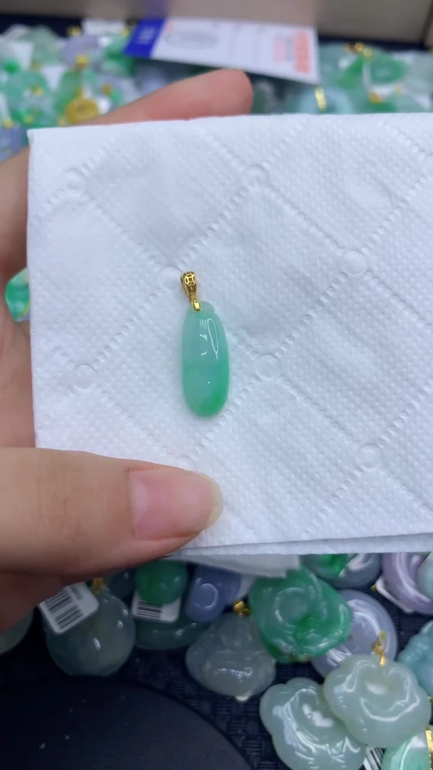 颈饰未镶嵌翡翠天然缅甸A货翡翠
