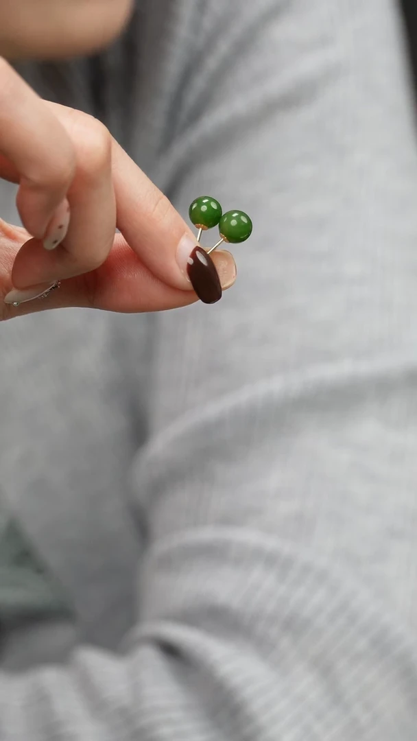 18K金镶嵌和田玉耳饰1