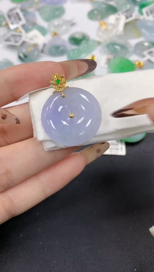 颈饰18K金镶嵌翡翠a货假一赔三支持复检百元上9元证书费自理