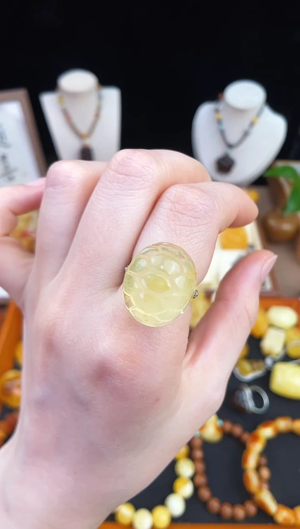 琥珀未镶嵌珠宝奇石柒月
