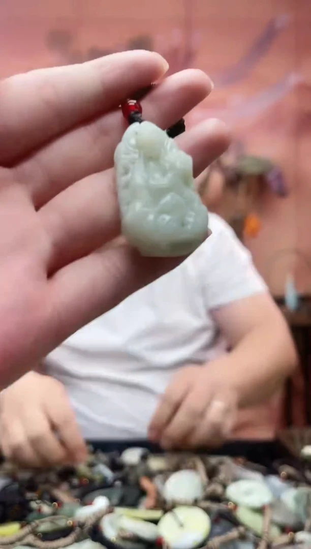 未镶嵌岫玉吊坠·