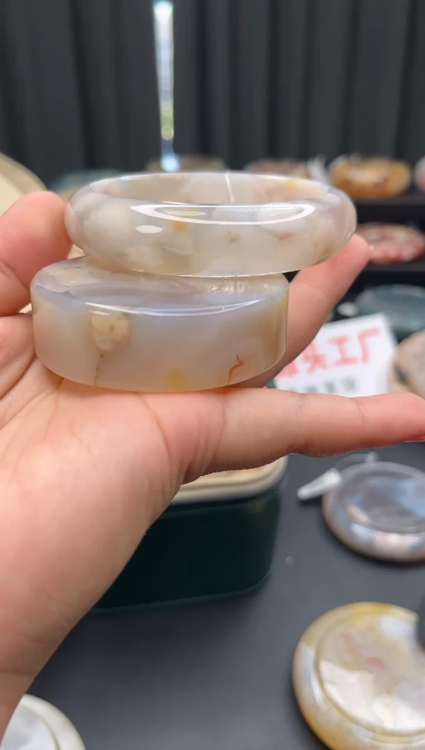 石英质玉手镯未镶嵌赠送镯心（59圈口）无证书