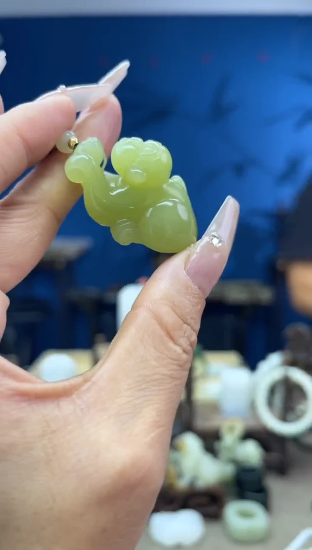 和田玉未镶嵌颈饰1