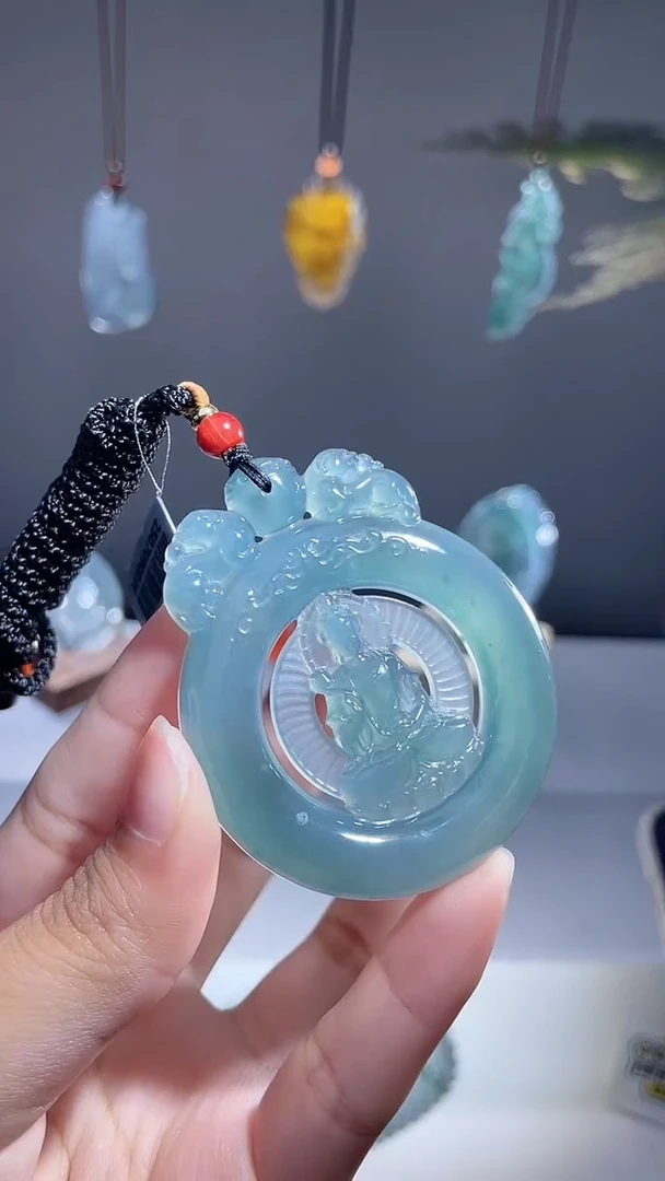 颈饰未镶嵌翡翠观音