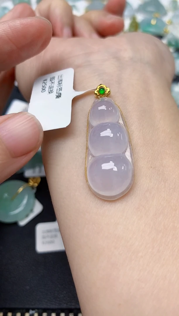 颈饰18K金镶嵌翡翠天然缅甸A货翡翠