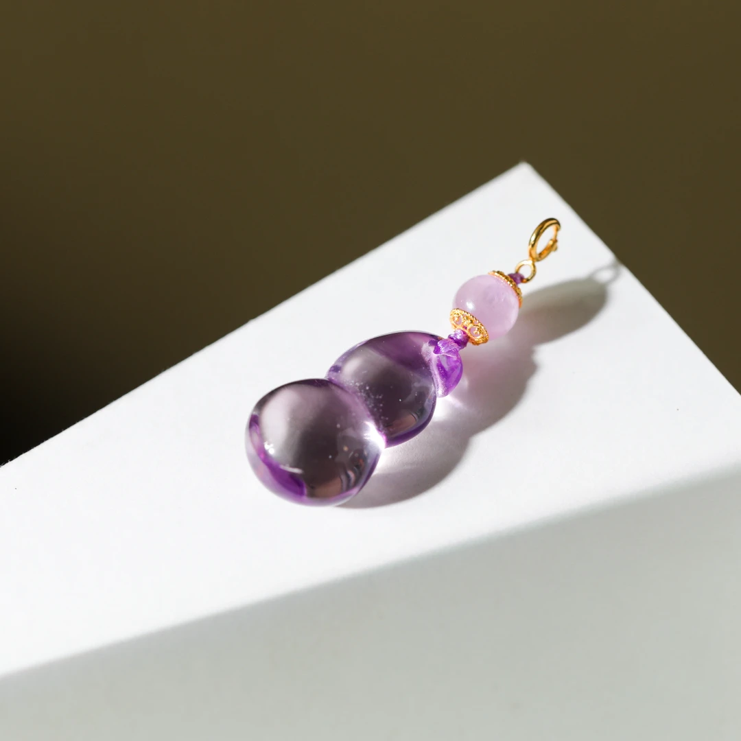 【意婵】《无邪》冰透玻璃体乌拉圭紫水晶葫芦吊坠18K金紫锂辉-909621