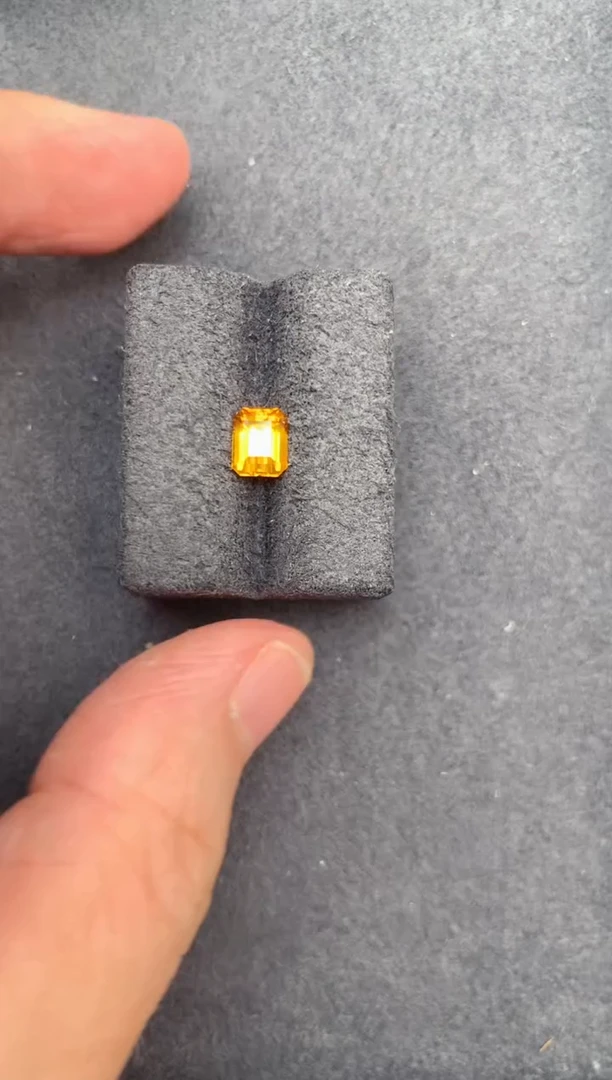 彩色蓝宝石裸石未镶嵌1.1ct黄蓝宝 BF