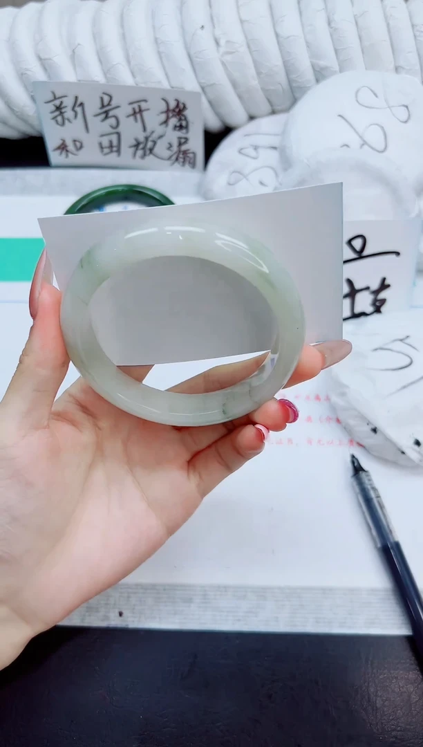 未镶嵌手镯石英质玉145/60