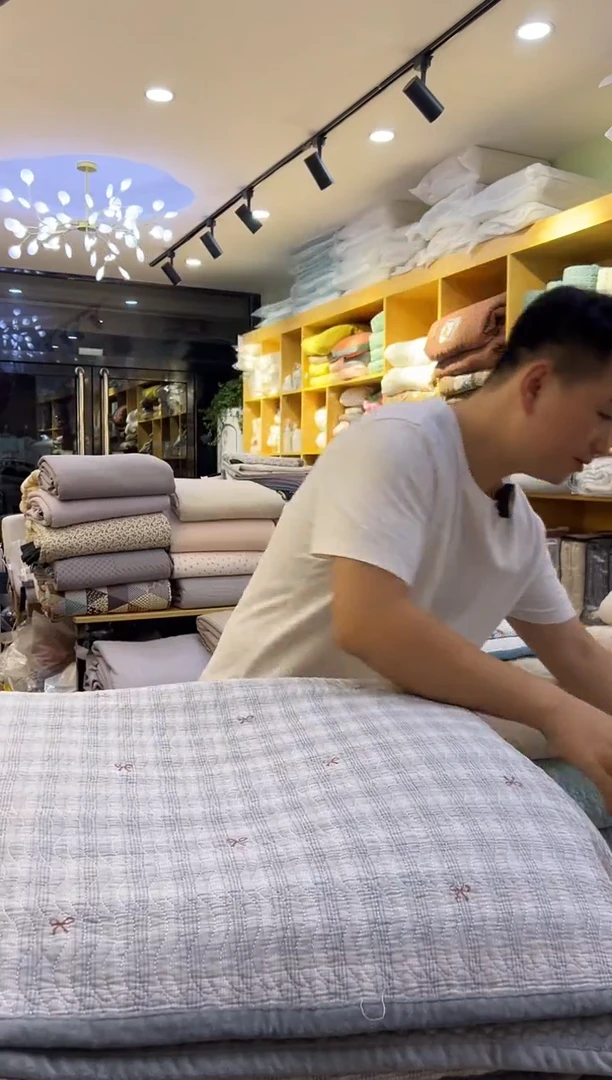 棉90床盖   灰色蝴蝶结    99