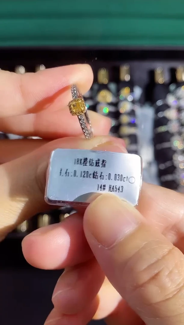 18K金镶嵌戒指钻石20