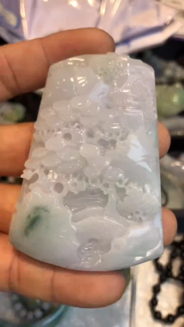 翡翠未镶嵌吊坠(不含链)山水