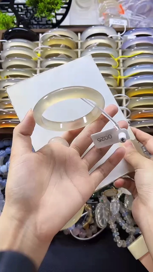 手镯玛瑙/玉髓未镶嵌O*59-11.5-8.2