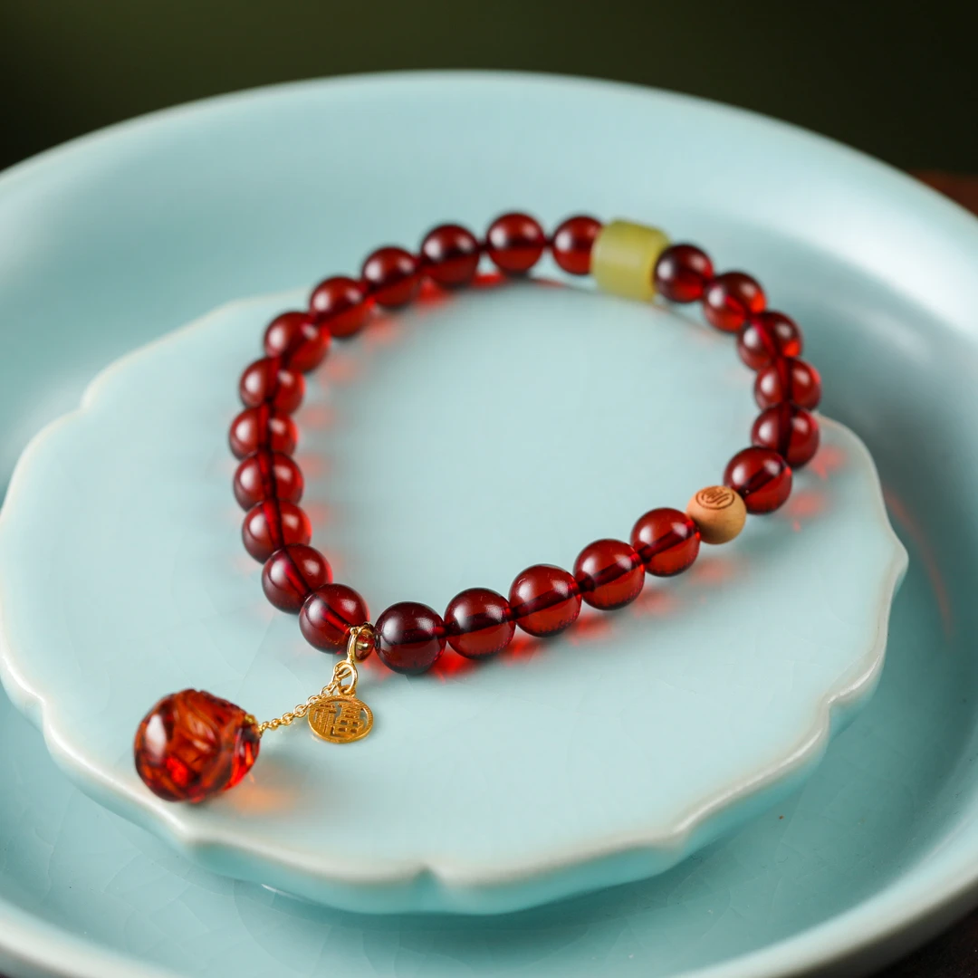 【意婵】天然全净体血珀单圈雕钱袋18k金和田玉-909347