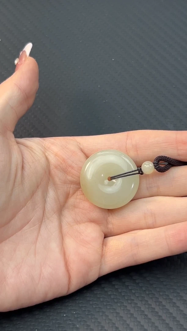 【闪购商品】和田玉吊坠(赠链)未镶嵌且末金山微色差平安扣