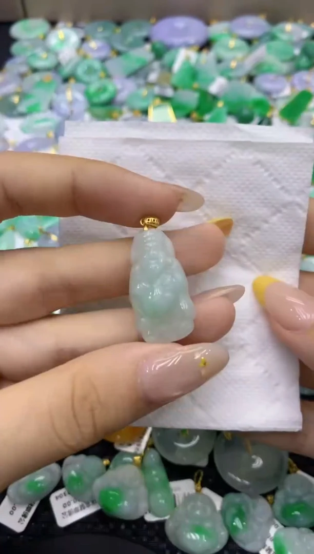 颈饰未镶嵌翡翠天然缅甸翡翠A货