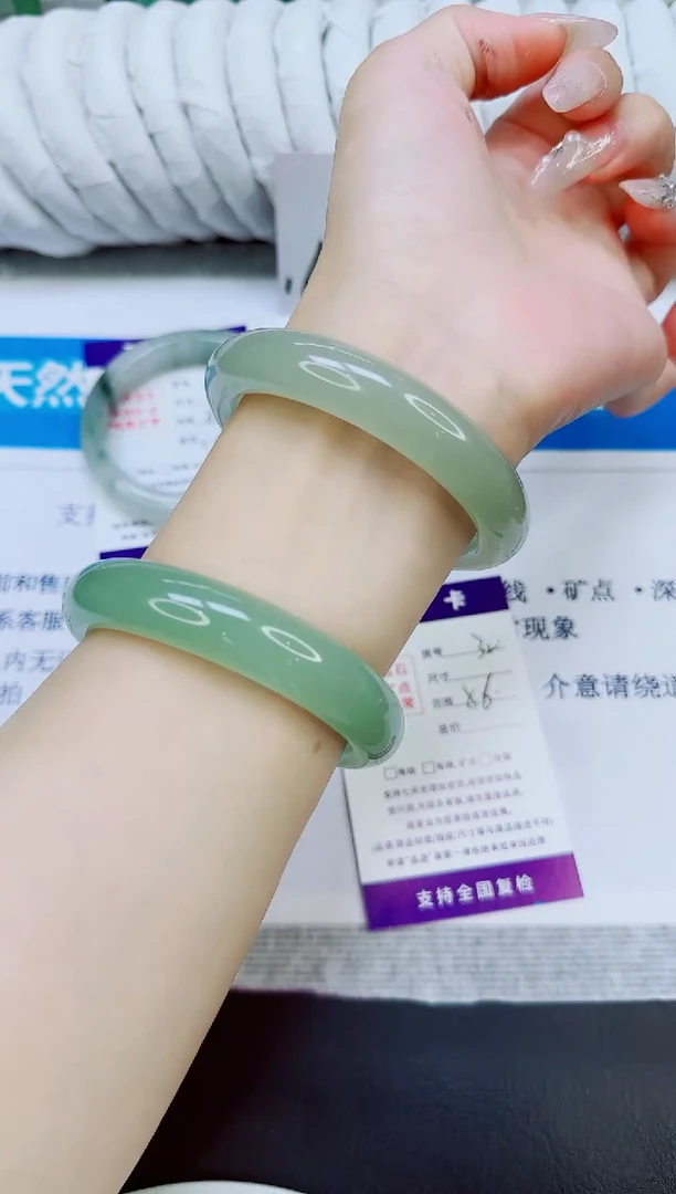 未镶嵌手镯石英质玉32/56