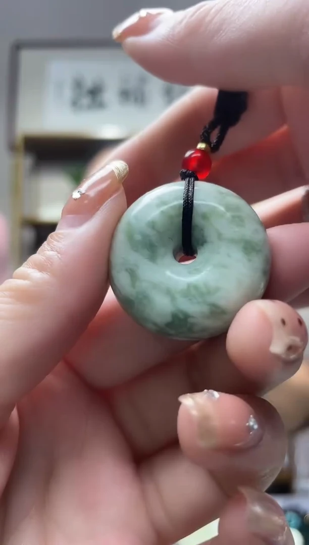 未镶嵌岫玉吊坠·