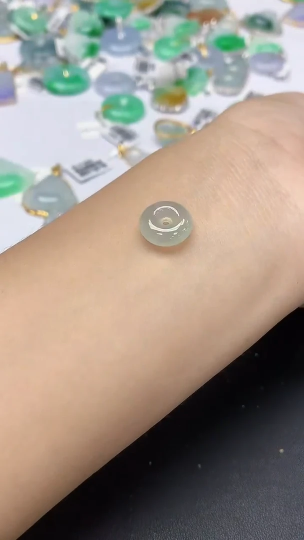 翡翠未镶嵌颈饰天然缅甸a货翡翠