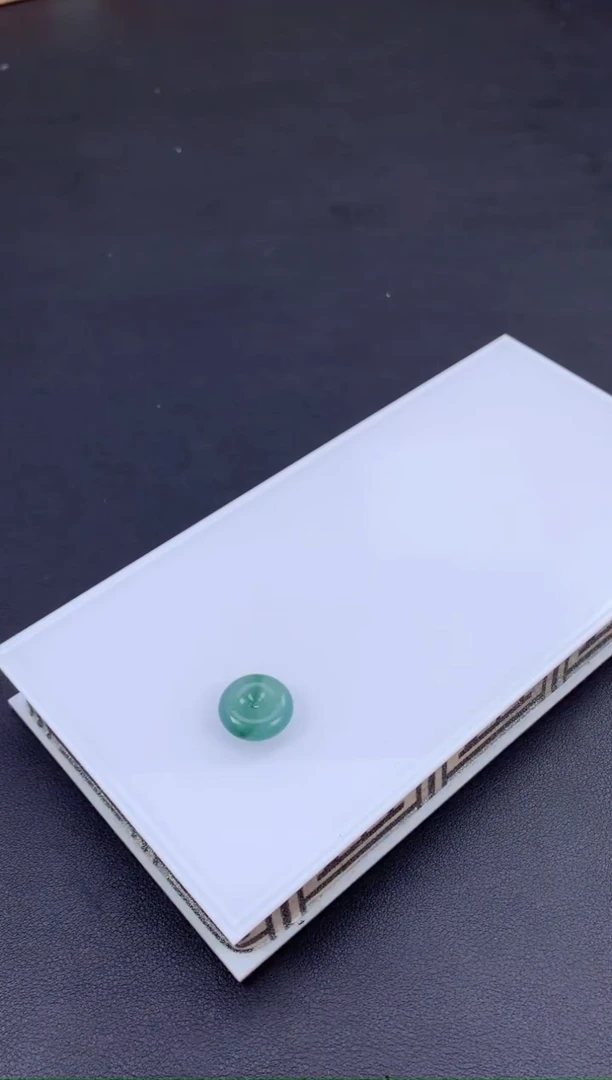 未镶嵌定制翡翠有*辣翡翠