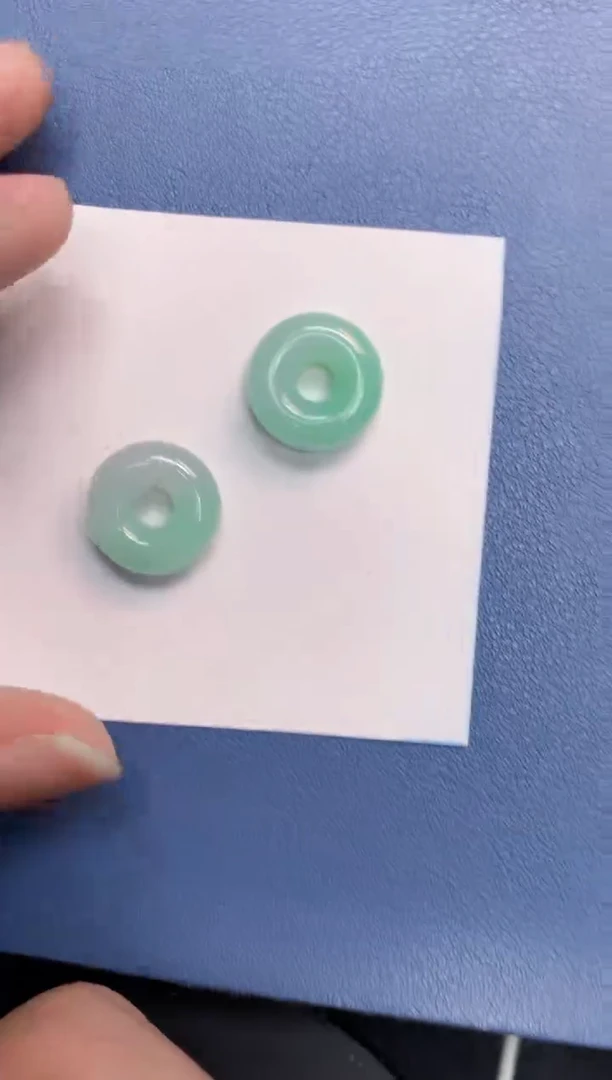 翡翠未镶嵌颈饰多样性发其一