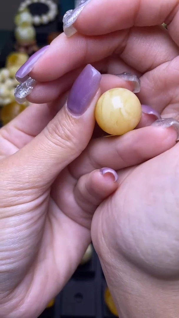 【闪购商品】琥珀裸石未镶嵌葵. 50