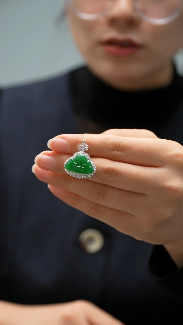 颈饰18K金镶嵌翡翠佛公