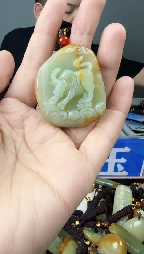 和田玉未镶嵌颈饰1