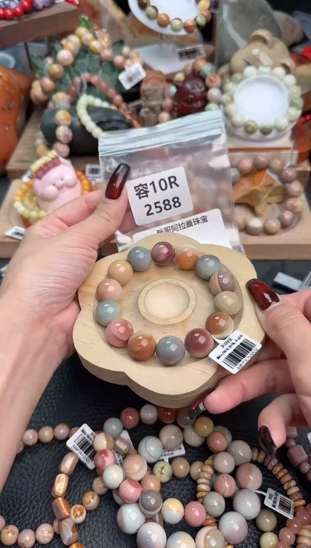 【闪购商品】石英质玉手链未镶嵌10R2588