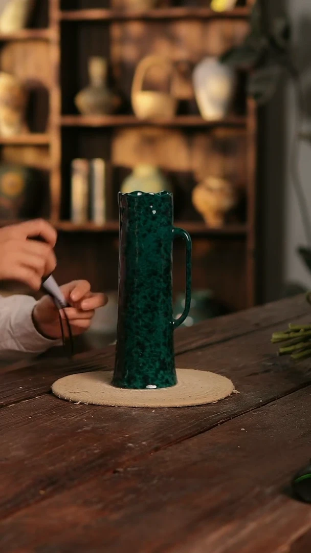 摆件9-82高26口6误差2无孔