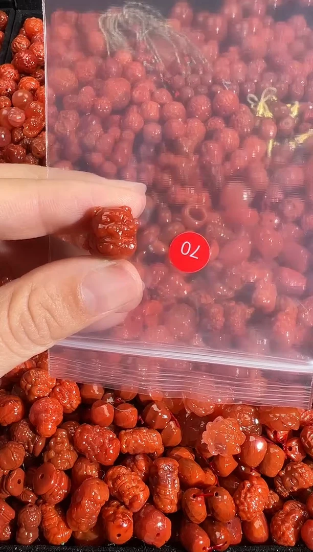 颈饰未镶嵌南红玛瑙1