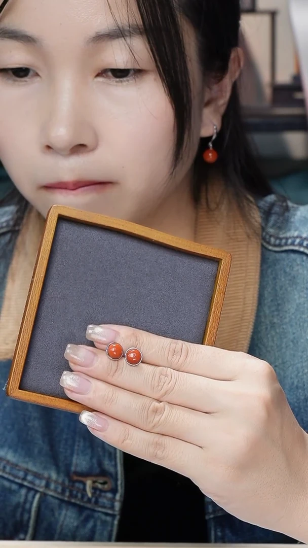 【闪购商品】南红玛瑙耳钉银S925镶嵌耳钉