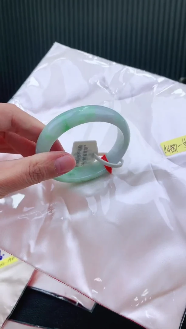 未镶嵌手镯翡翠52