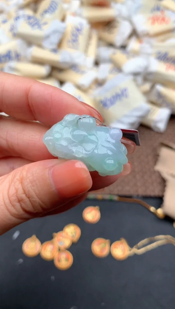 未镶嵌挂件翡翠1