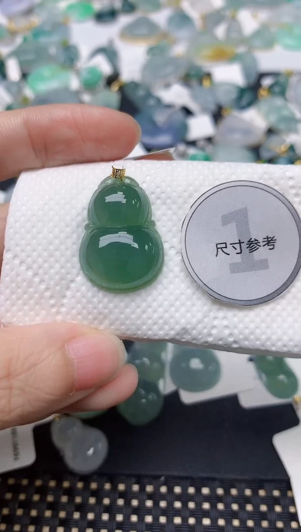 颈饰18K金镶嵌翡翠天然缅甸A货翡翠