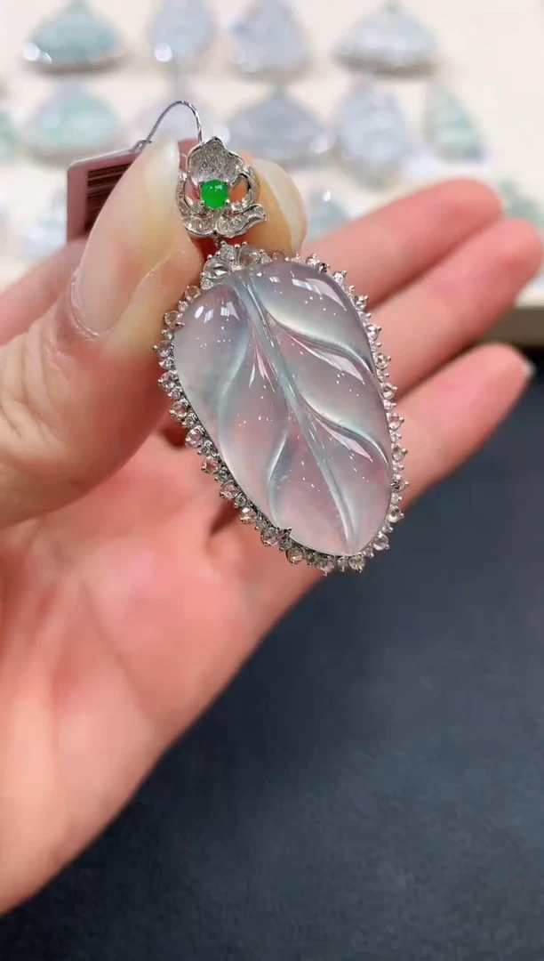 【闪购商品】翡翠吊坠(不含链)18K金镶嵌n43