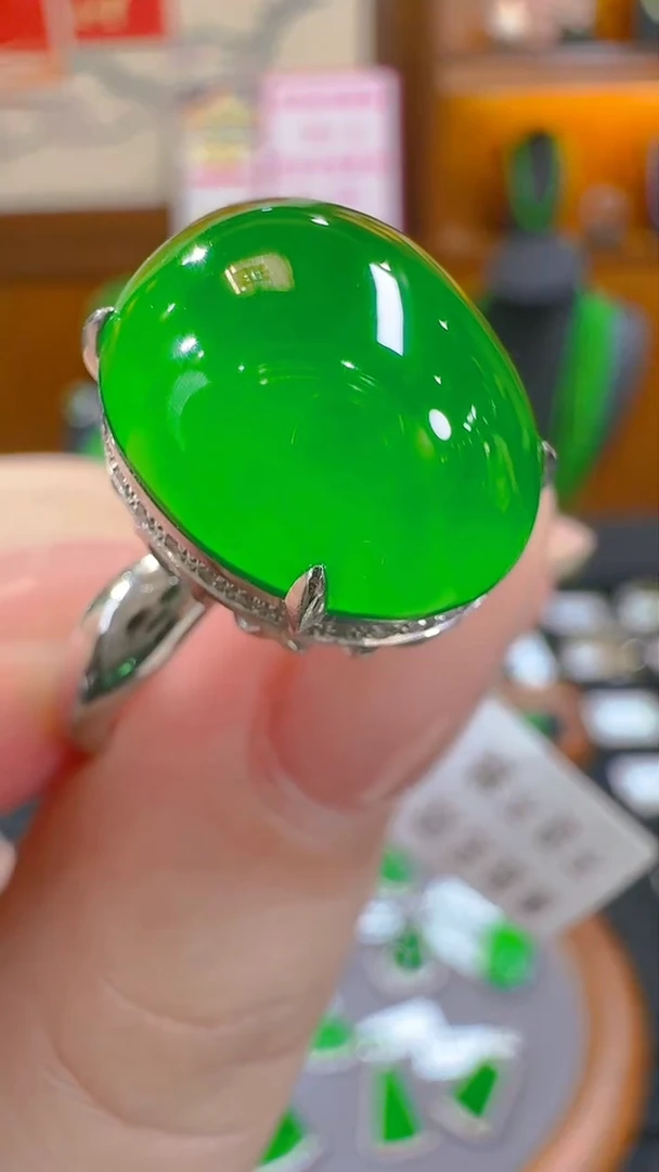 翡翠戒指18K金镶嵌天然A货翡翠