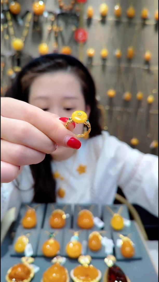【闪购商品】蜜蜡戒指银S925镀金镶嵌H941蜜蜡戒指